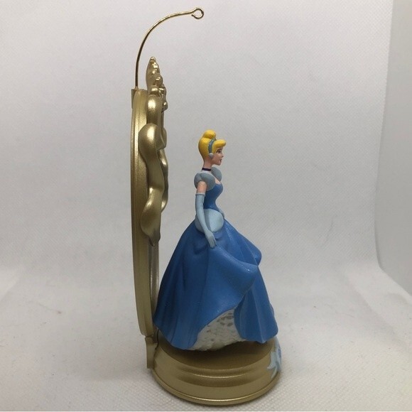 1997 Hallmark Keepsake Ornament Disneys Cinderella Enchanted Memories Collection - Picture 2 of 5